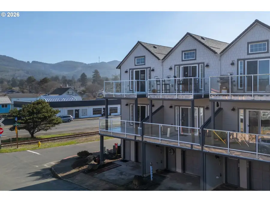 108 N 3rd Ave, Rockaway Beach, OR 97136 - #2