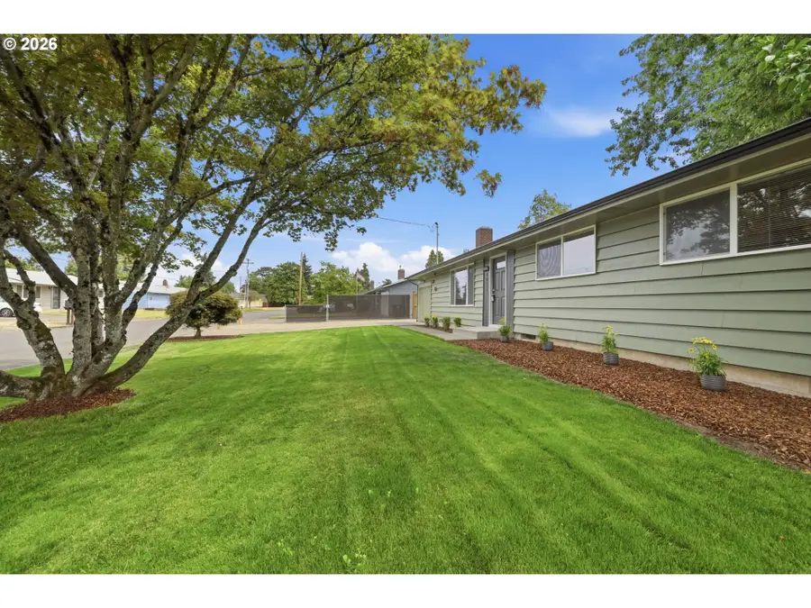 4432 Hawthorne Ave, Eugene, OR 97402 - #2