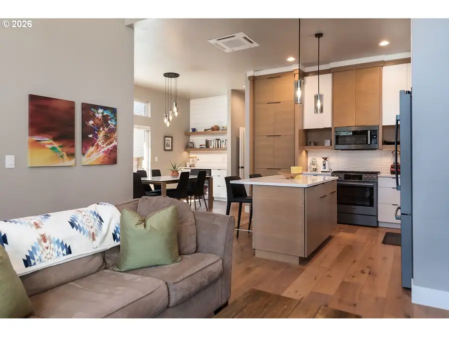 152 W Clearpine Dr, Sisters, OR 97759 - #2