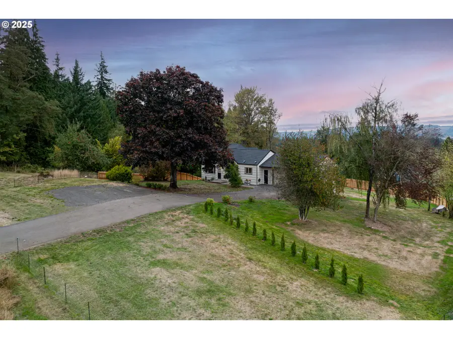 3632 Columbia Heights Rd, Longview, WA 98632 - Image #2
