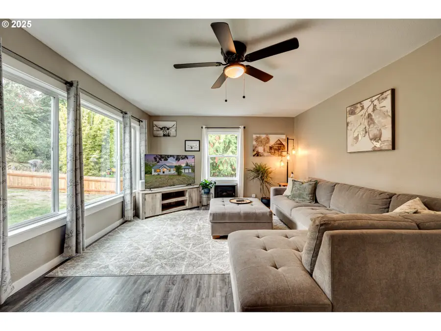 3632 Columbia Heights Rd, Longview, WA 98632 - Image #3