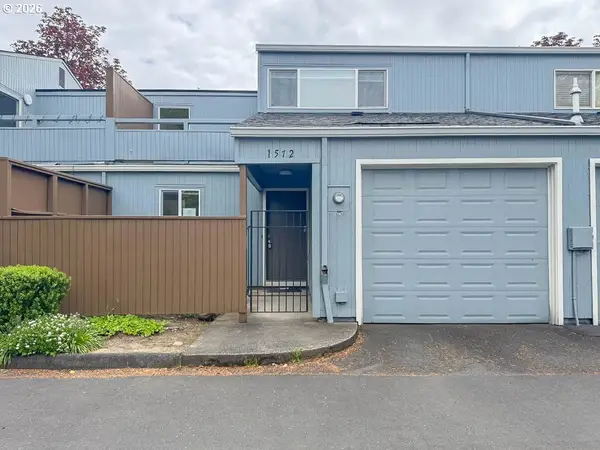 1572 NW Tanasbrook Ct, Beaverton, OR 97006