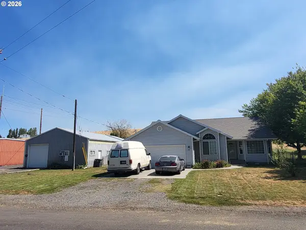 401 Dewey St, Moro, OR 97039