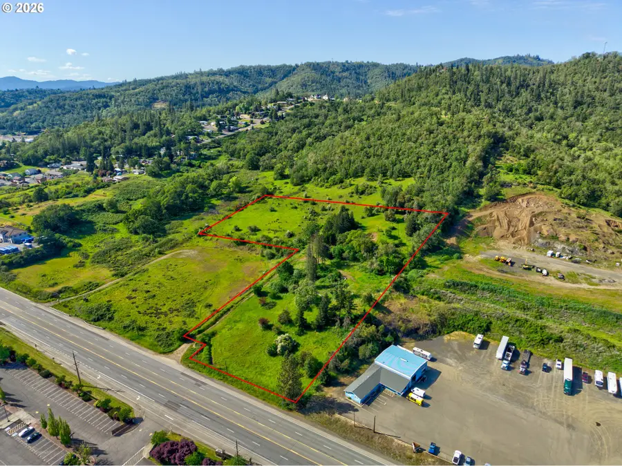3314 NE Diamond Lake Blvd, Roseburg, OR 97470 - #2