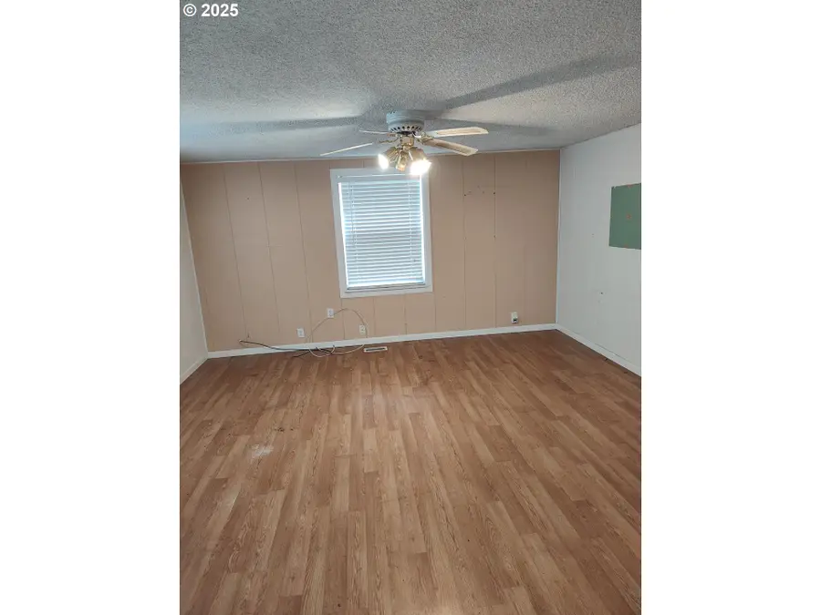 10772 NE Oak St, Donald, OR 97020 - Image #2