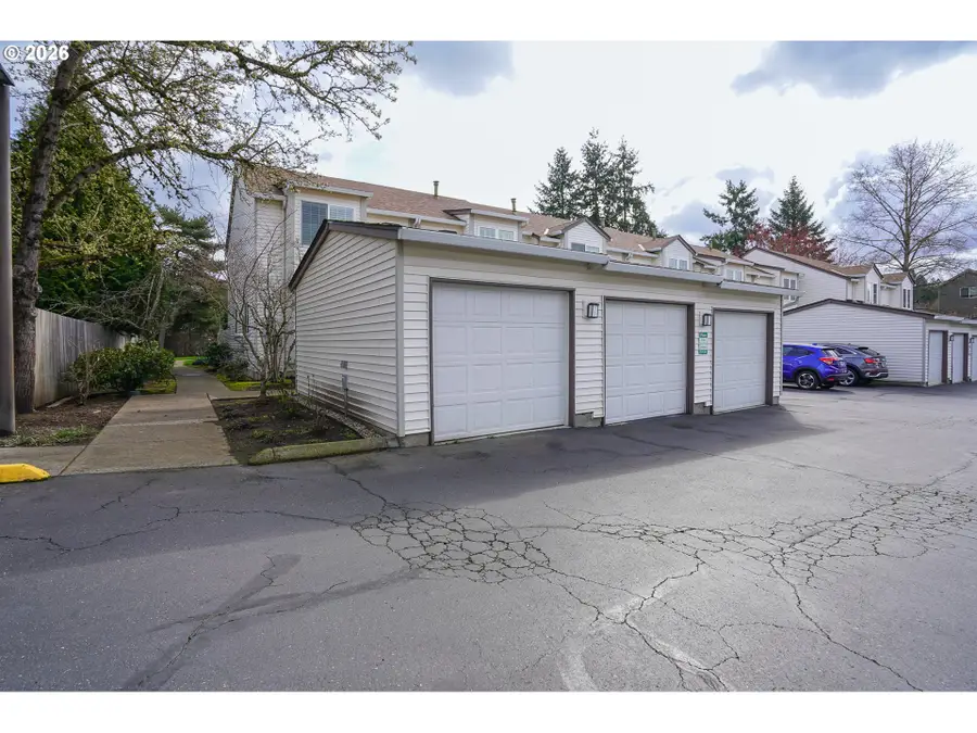 9348 SW Sutton Pl, Tigard, OR 97223 - #3