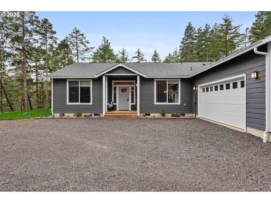 385 Pacific Dunes Dr, North Umpqua, OR 97459 - Image #2