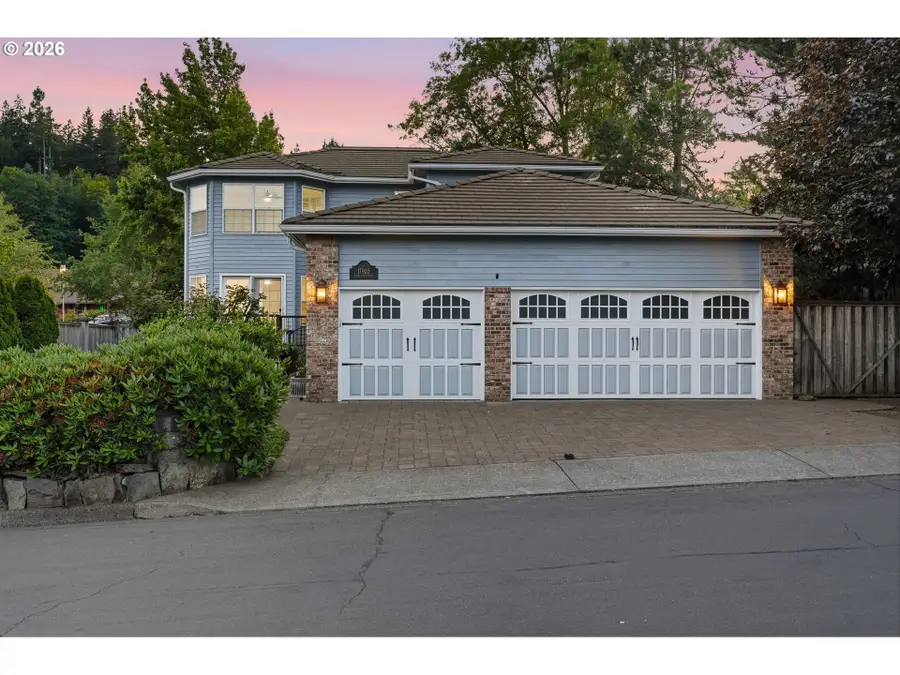 17903 Ridge Lake Dr, Lake Oswego, OR 97034 - #2