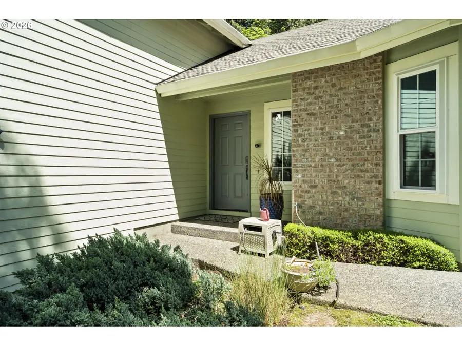 8020 SW Gearhart Dr, Beaverton, OR 97007 - #3