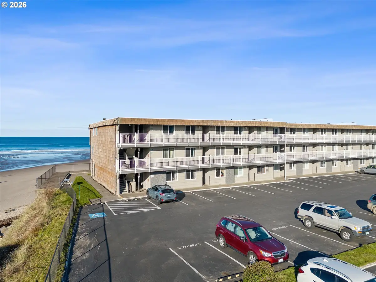 145 NW Inlet Ave #124, Lincoln City, OR 97367 - Image #1