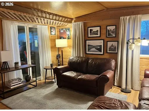 19605 River Rd #104, Gladstone, OR 97027 - Image #1