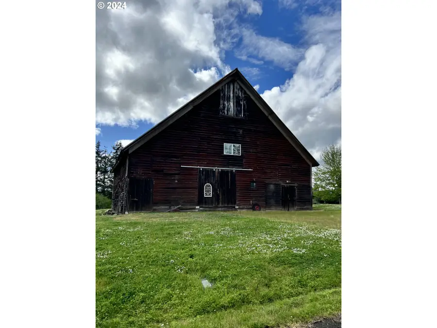 501 S Park St, Carlton, OR 97111 - #3