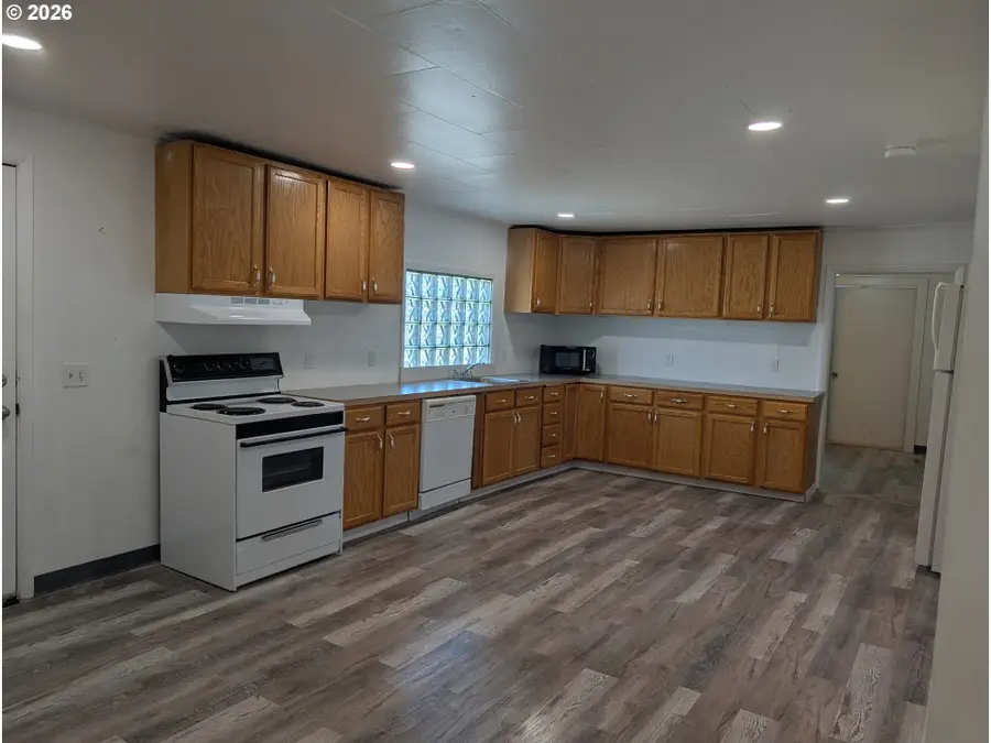 2818 10th St, Baker City, OR 97814 - #3