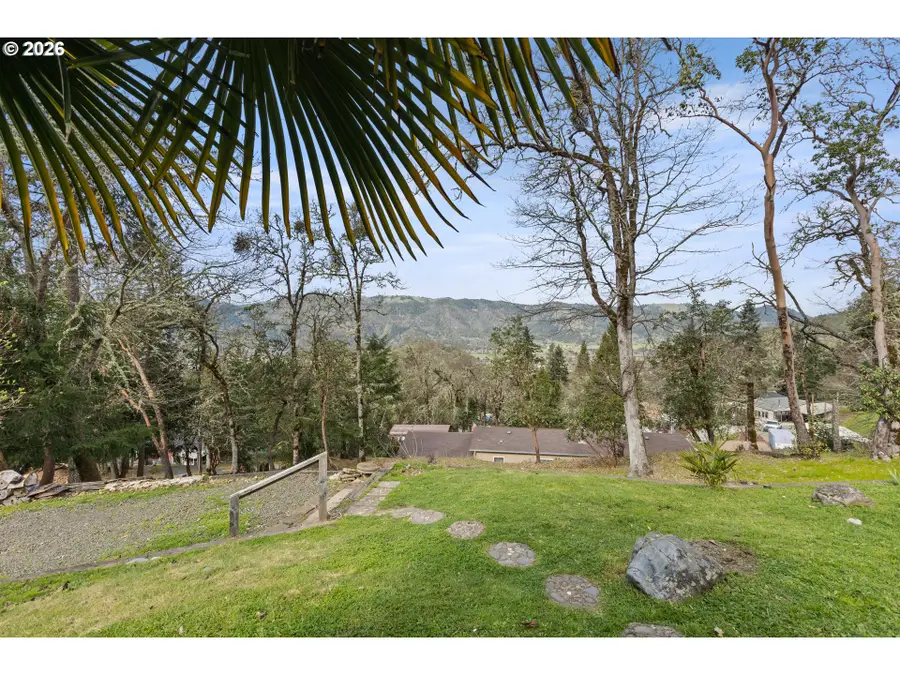 755 Plin St, Tri City, OR 97457 - #2