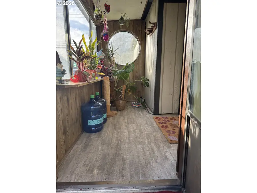 737 11th St, Bandon, OR 97411 - Image #2