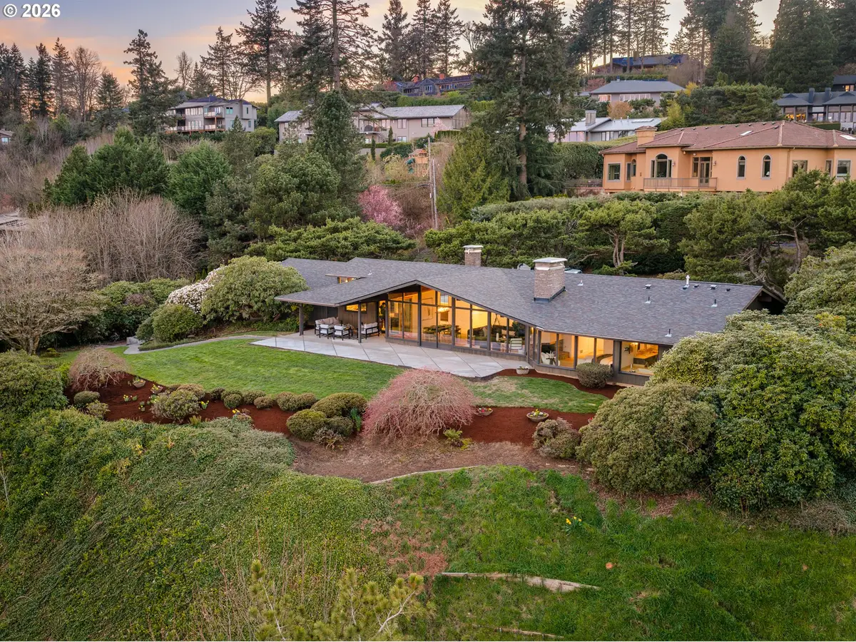 1209 SW Hessler Dr, Portland, OR 97239 - #1