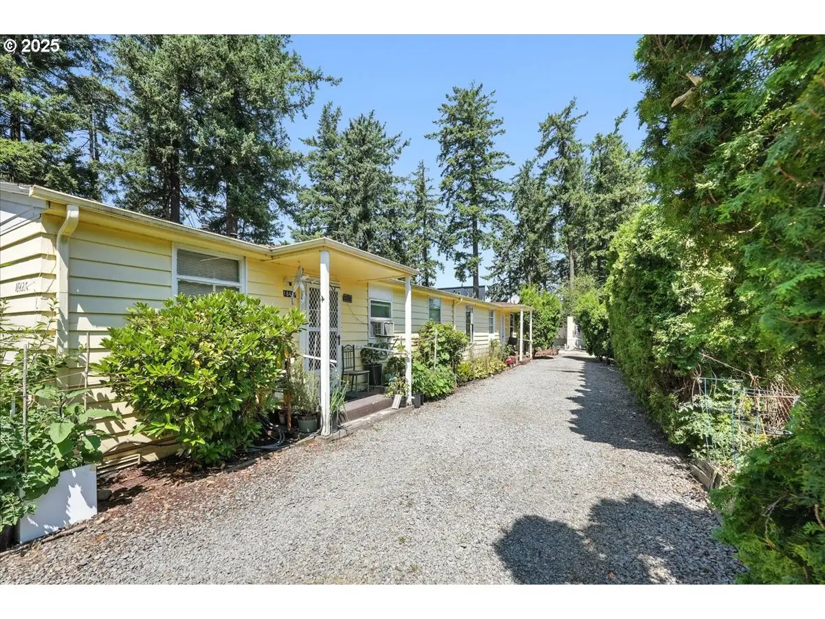 18427 SE Yamhill St, Gresham, OR 97233 - #1