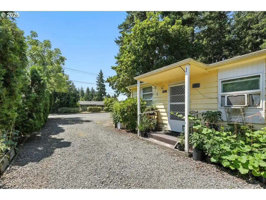 18427 SE Yamhill St, Gresham, OR 97233 - #3