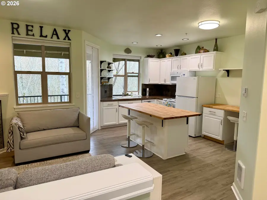 37071 Dubarko Rd, Sandy, OR 97055 - #2