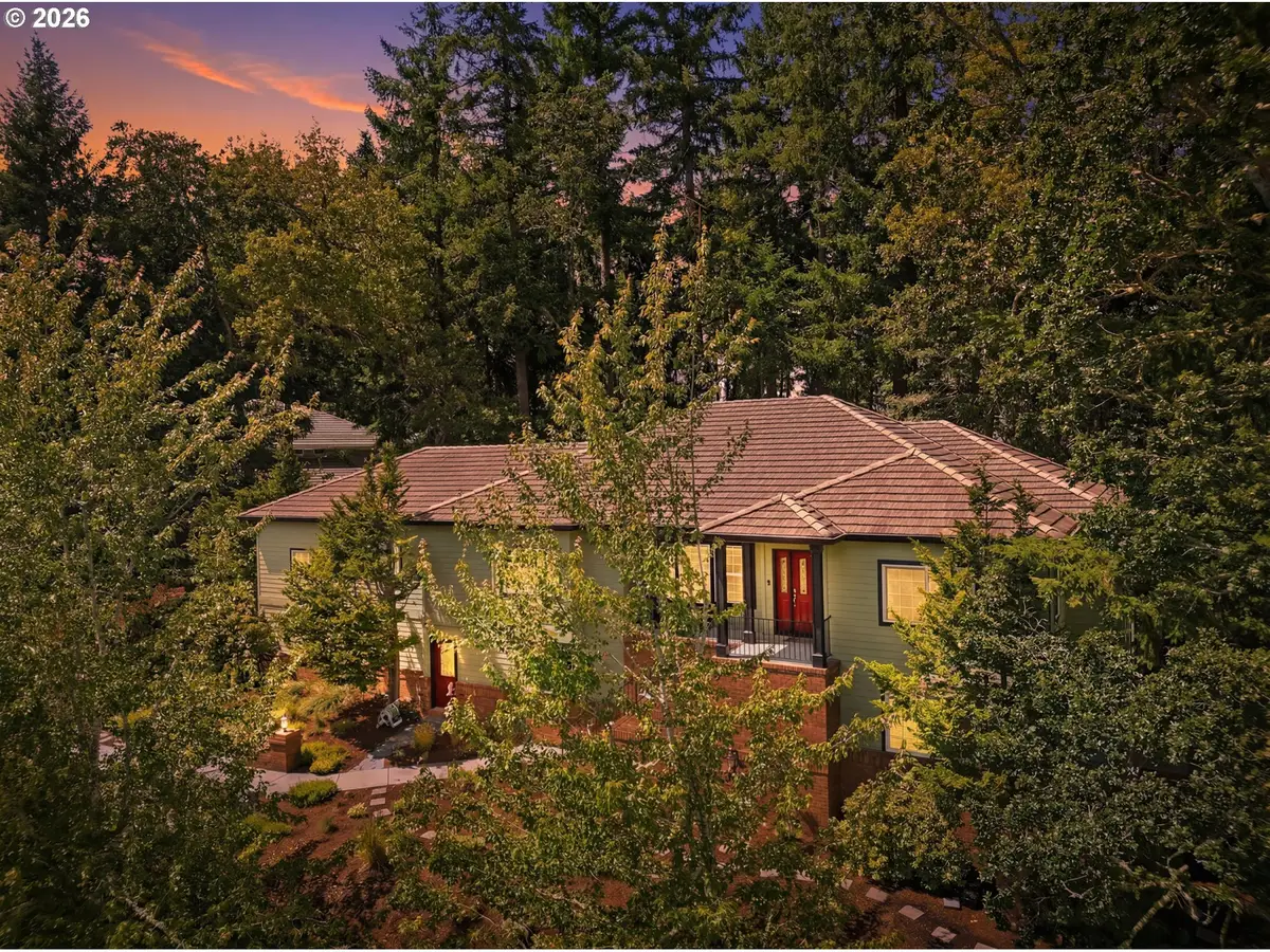 3083 Skyview Ln, Eugene, OR 97405 - #1