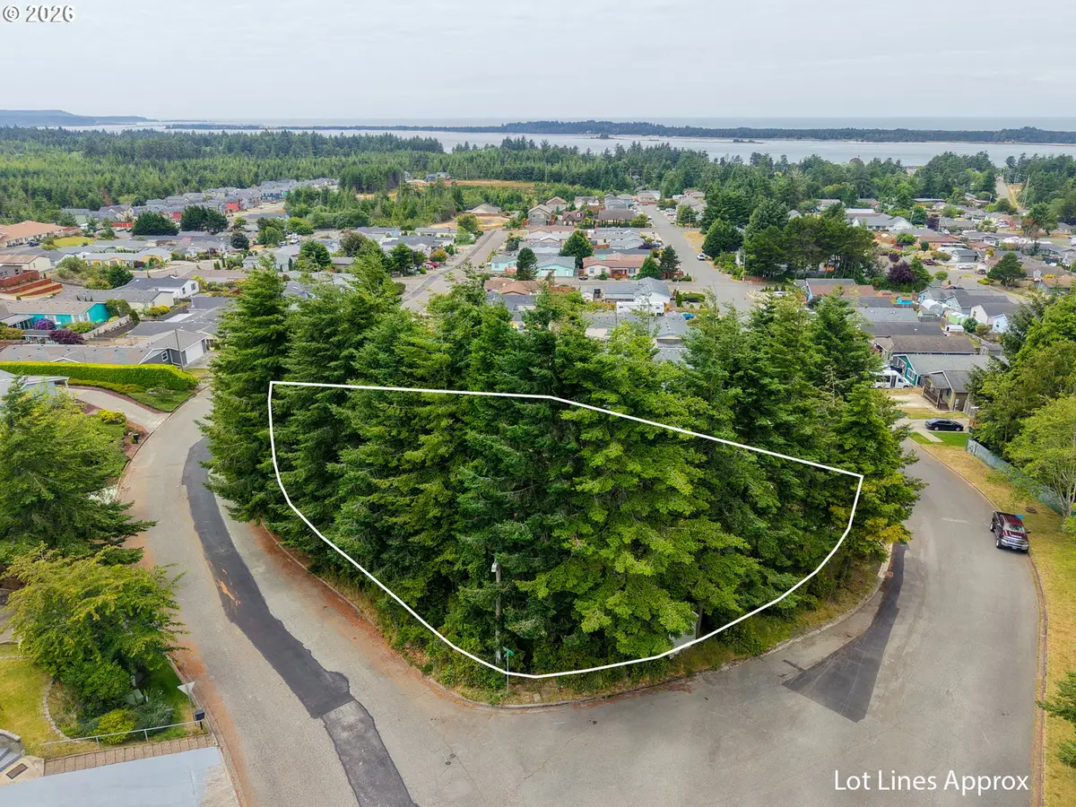 1111 Blanco Ave, Coos Bay, OR 97420 - #1