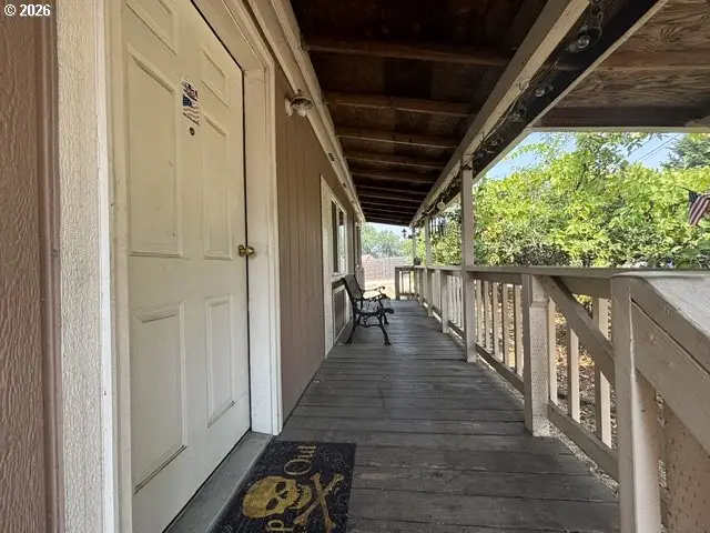 5284 Grange Rd, Roseburg, OR 97471 - #2