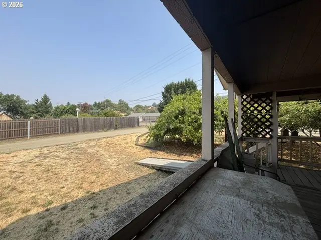 5284 Grange Rd, Roseburg, OR 97471 - #3