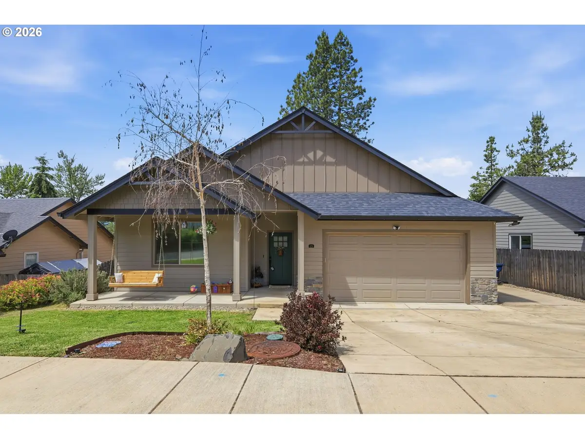 425 N Hyland Ln, Lowell, OR 97452 - #1