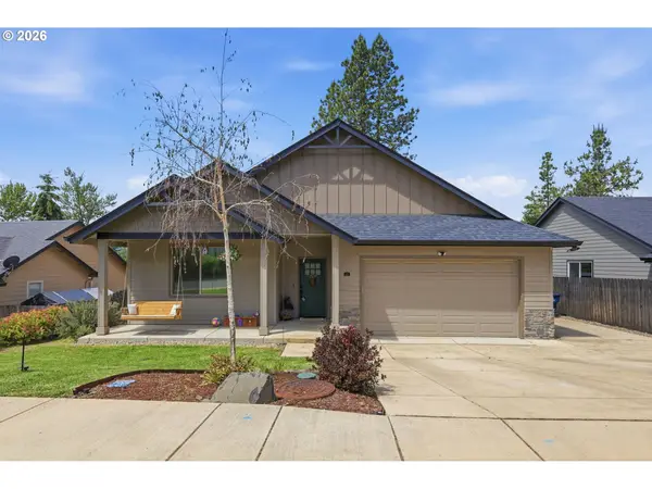 425 N Hyland Ln, Lowell, OR 97452