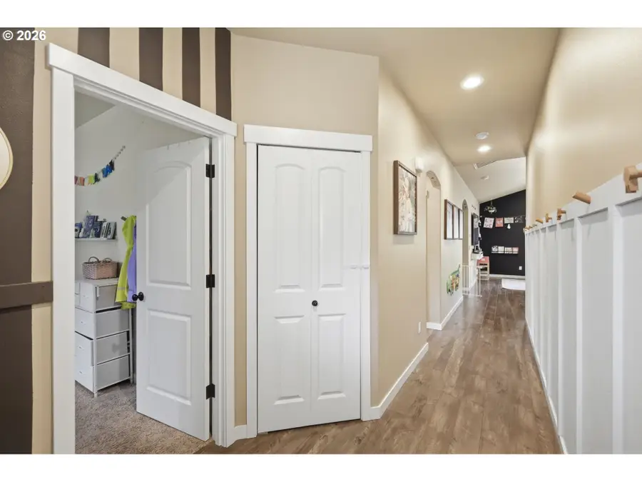 425 N Hyland Ln, Lowell, OR 97452 - #3