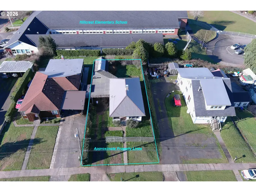 2260 Meade St, North Bend, OR 97459 - Image #2