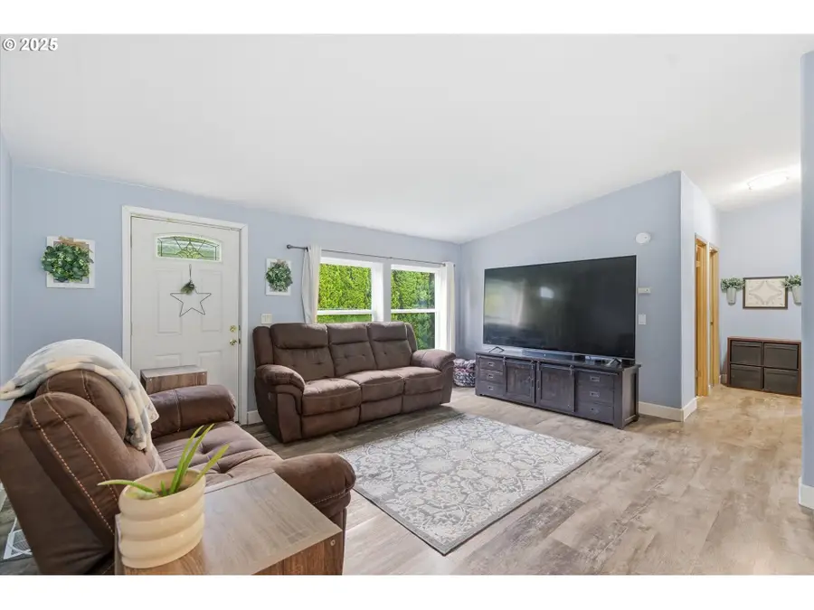 223 Quick Rd, Castle Rock, WA 98611 - Image #3