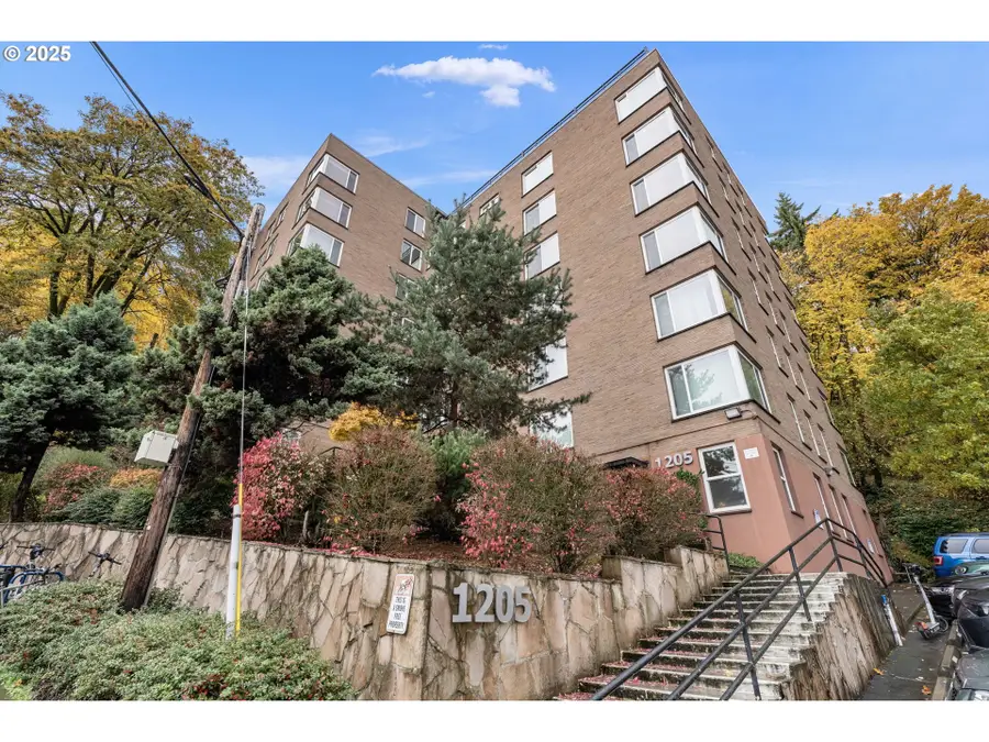 1205 SW Cardinell Dr #102, Portland, OR 97201 - Image #2