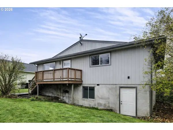 234 N 6th St, StHelens, OR 97051