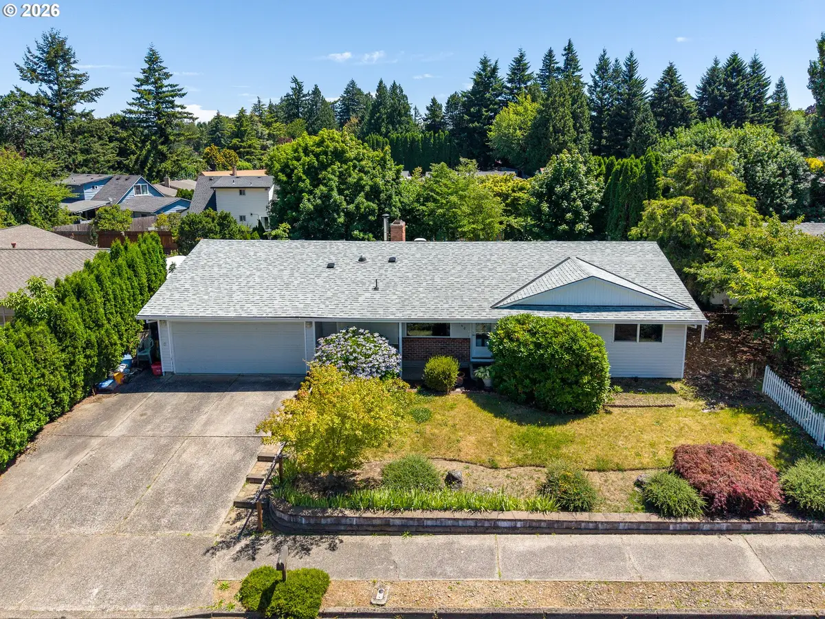 1560 NE Cochran Dr, Gresham, OR 97030 - #1