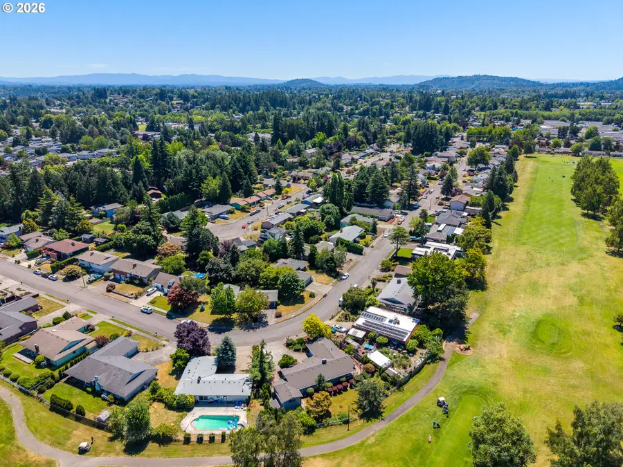 1560 NE Cochran Dr, Gresham, OR 97030 - #2