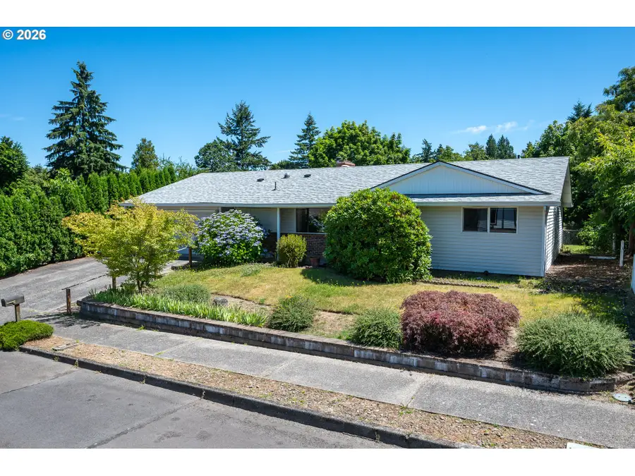 1560 NE Cochran Dr, Gresham, OR 97030 - #3