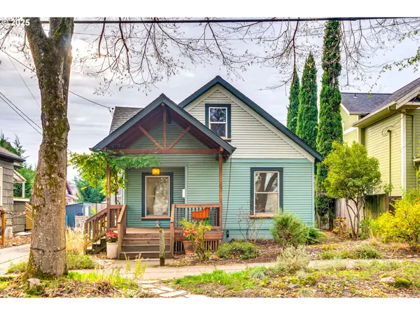 1566 SE Sherrett St #A, Portland, OR 97202