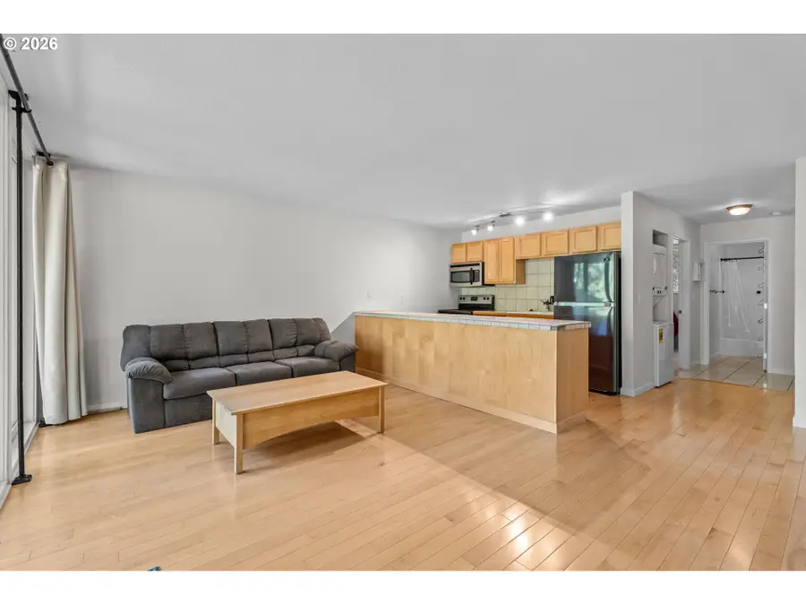 100 Kerr Pkwy #6, Lake Oswego, OR 97035 - #2
