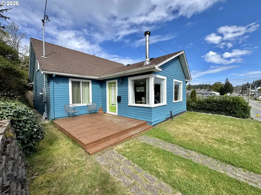 369 S 10th St, Coos Bay, OR 97420 - #3