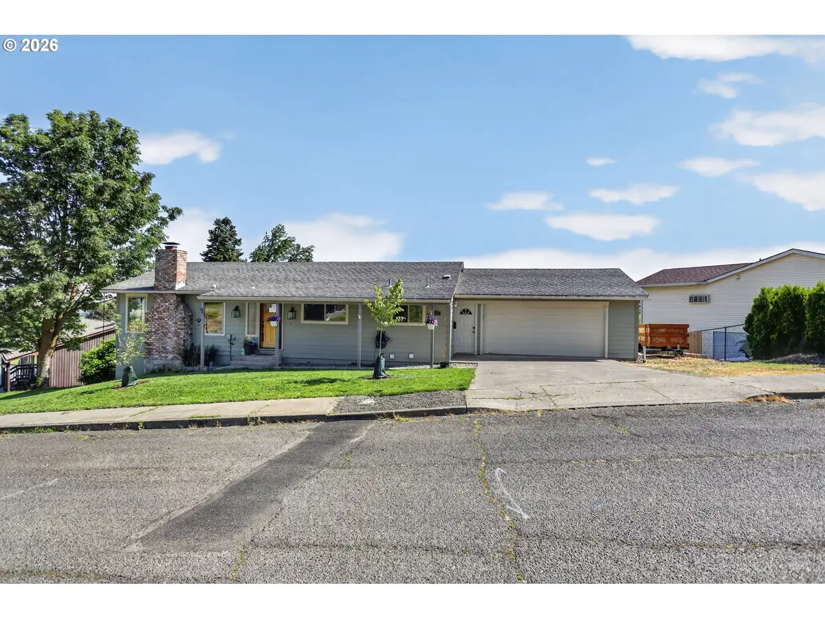 713 E 21st Pl, The Dalles, OR 97058 - #1