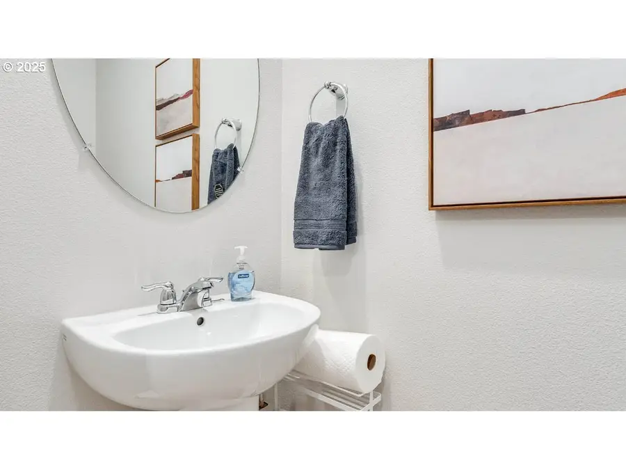 3574 SW Eleven Mile Ave, Gresham, OR 97080 - #3