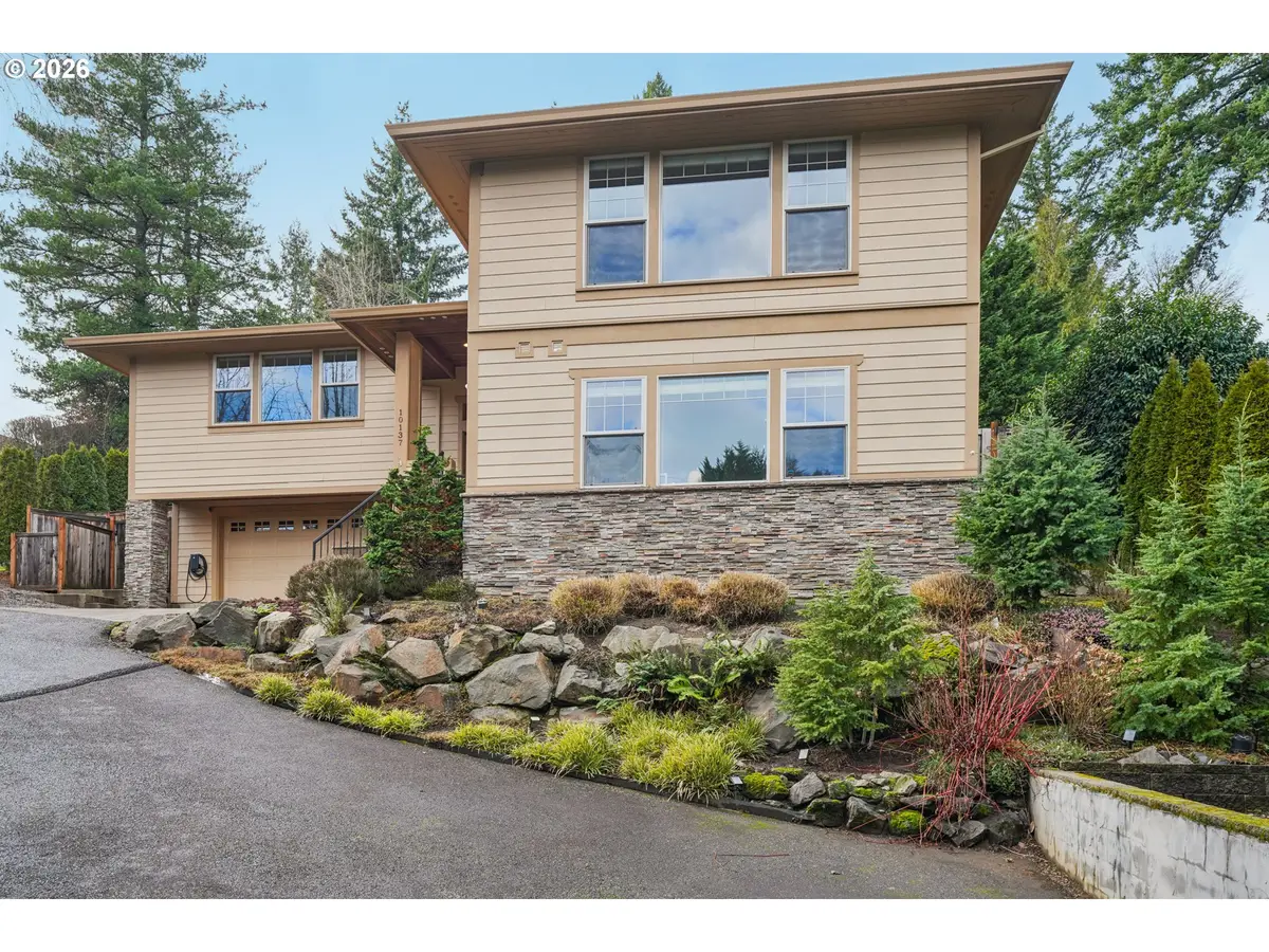 10137 SW Lancaster Rd, Portland, OR 97219 - #1