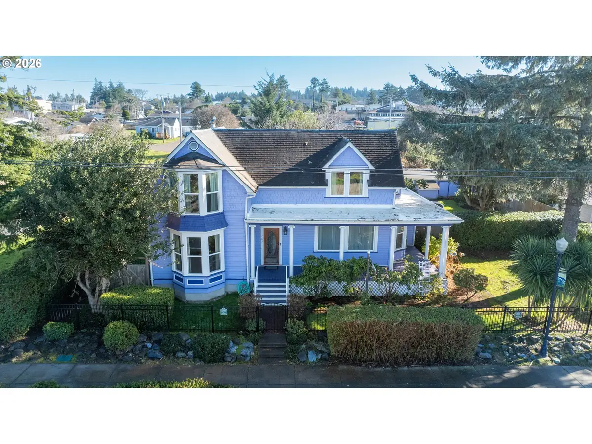 265 S Empire Blvd, Coos Bay, OR 97420 - Image #1