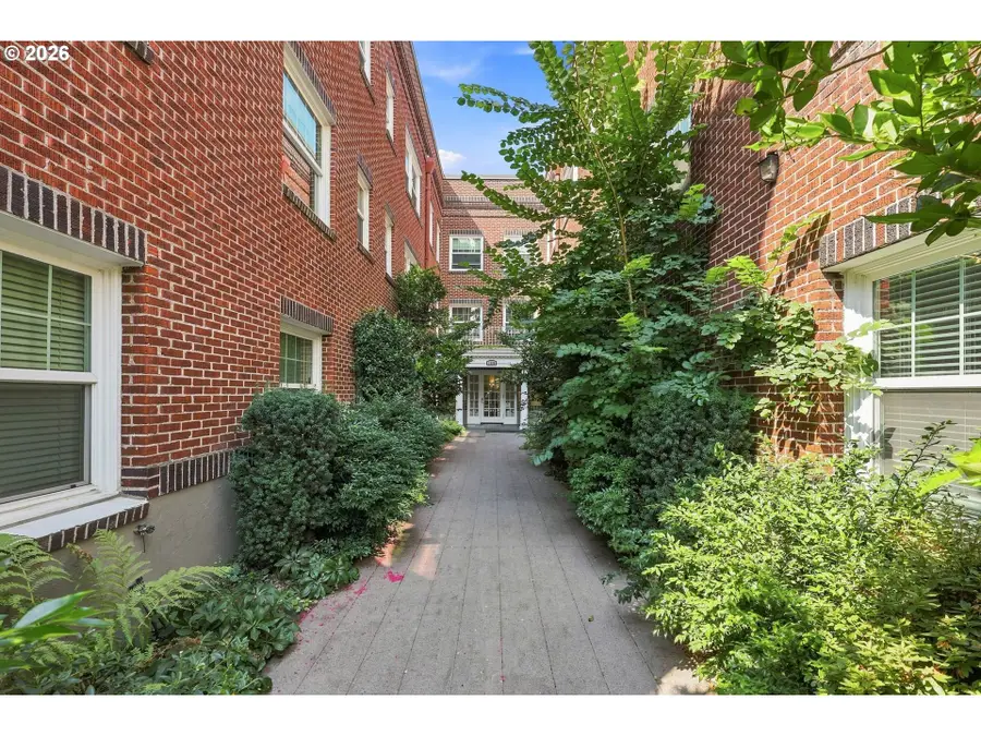 1509 NE 10th Ave #202, Portland, OR 97232 - #2