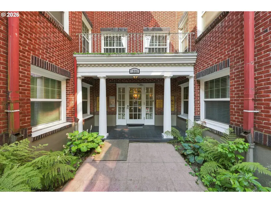 1509 NE 10th Ave #202, Portland, OR 97232 - #3