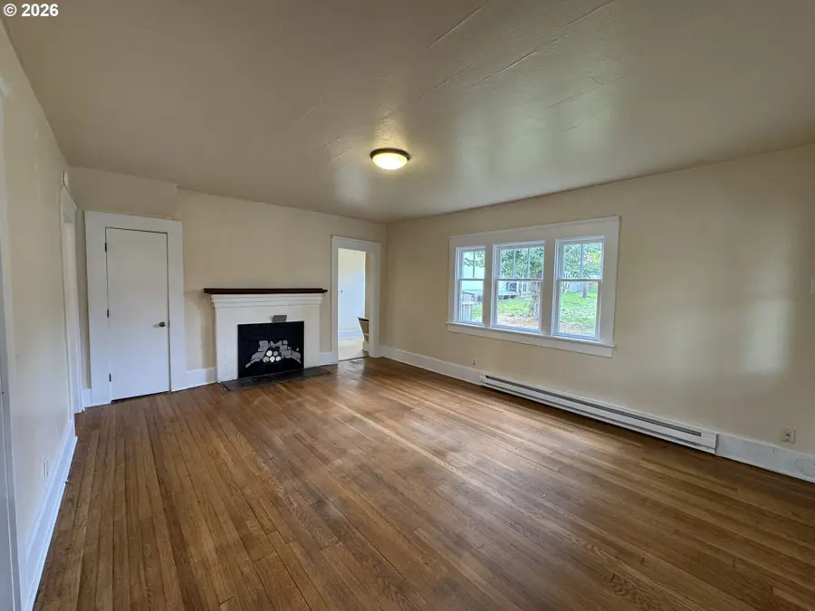 90 E 20th Ave, Eugene, OR 97405 - #2
