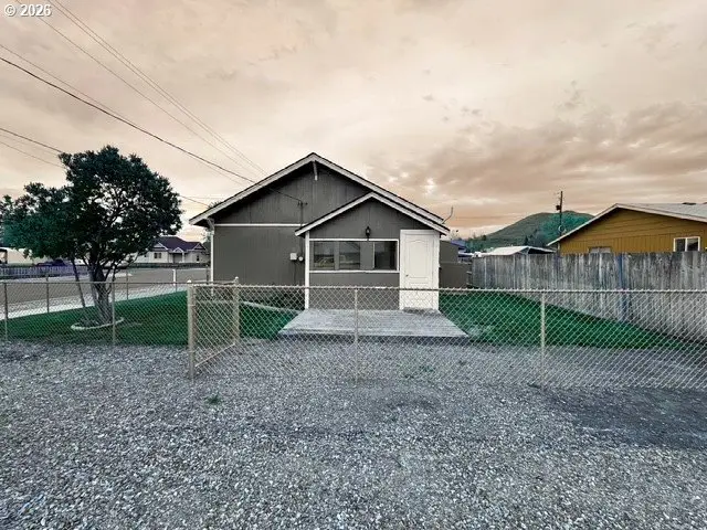 1009 Valley Ave, Baker City, OR 97814 - #3