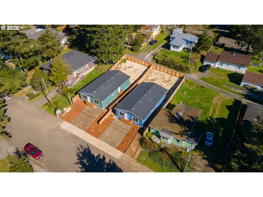 545 S Wall St, Coos Bay, OR 97420 - #2