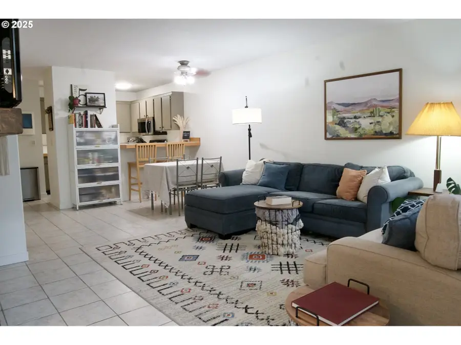 28740 SW Parkway Ave #D4, Wilsonville, OR 97070 - Image #2